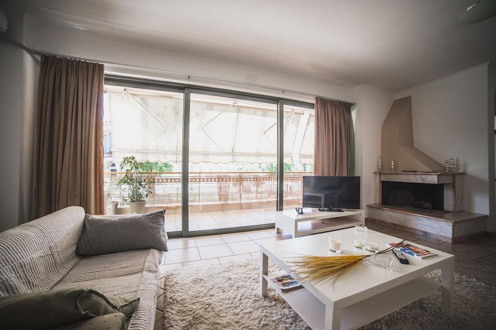 Nefeli City Apartments Pátra Eksteriør bilde