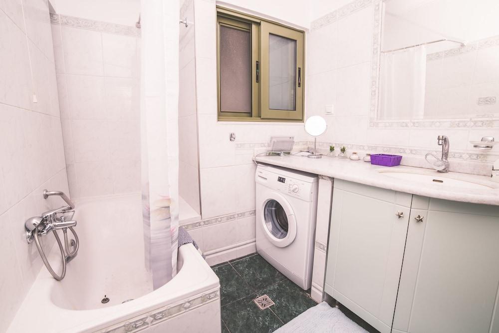 Nefeli City Apartments Pátra Eksteriør bilde