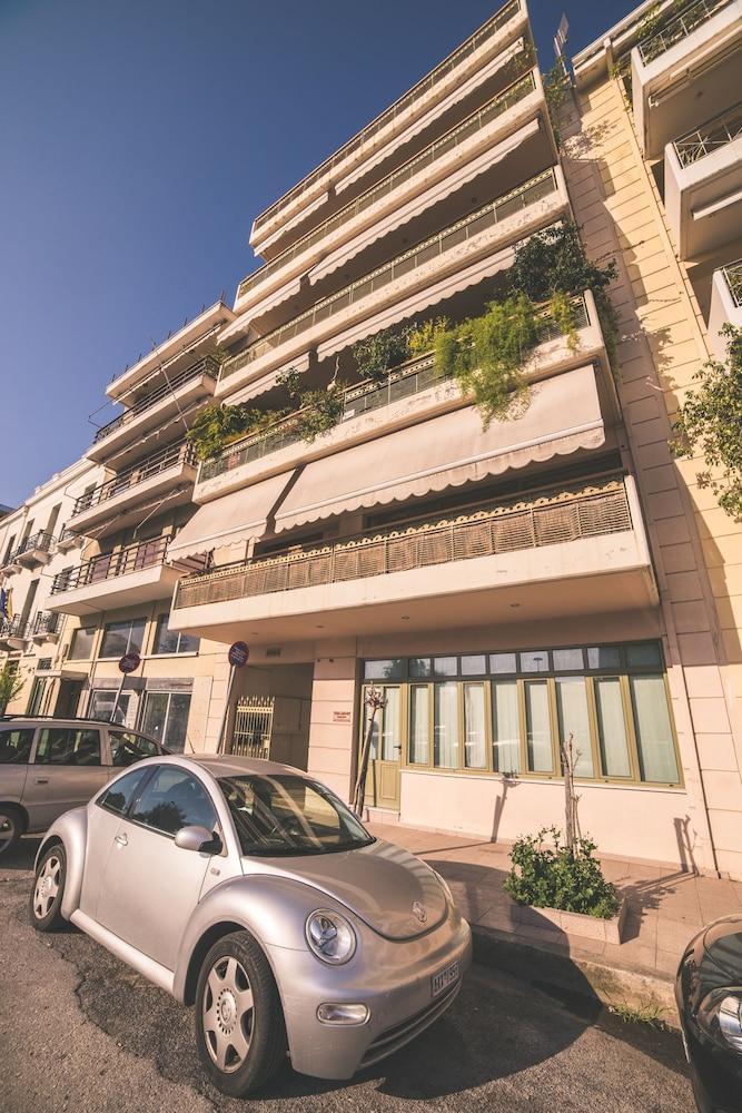 Nefeli City Apartments Pátra Eksteriør bilde