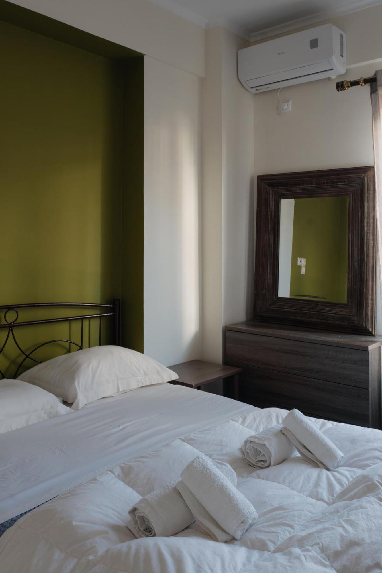 Nefeli City Apartments Pátra Eksteriør bilde